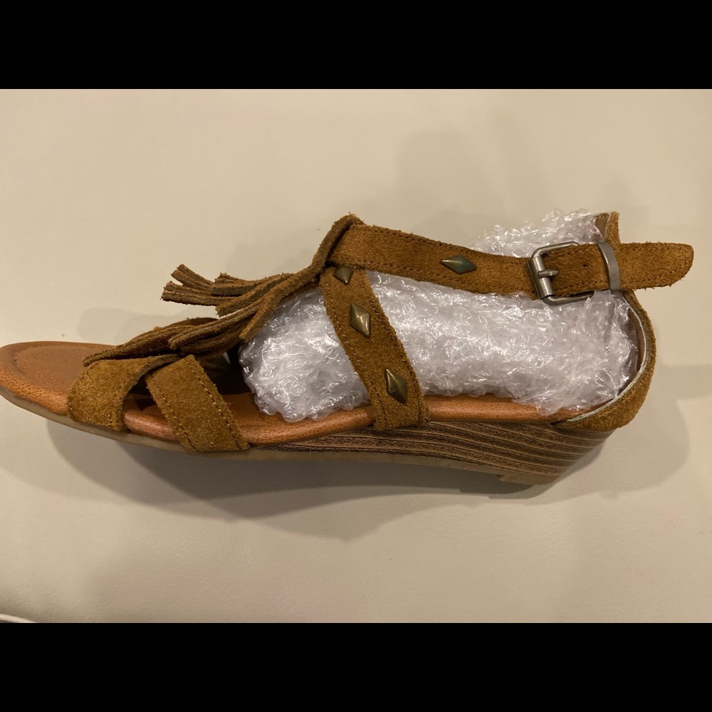🤎 Minnetonka Suede Sandals🤎 NWOT🤎 - Picture 6 of 8
